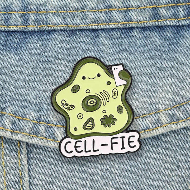 Science Buddies - เข็มกลัดเซลล์วิทยาศาสตร์ CELL-FIE ลายการ์ตูนตลกเกี่ยวกับวิทยาศาสตร์ เข็มกลัดติดเสื้อ ของตกแต่งสำหรับถ่ายเซลฟี่ ของขวัญสำหรับเพื่อน